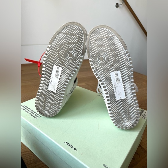 OFF-White Off-Court High White Sneakers - Picture 11 of 14